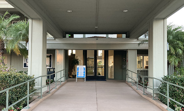 Entrance to the Beach & Tennis Club